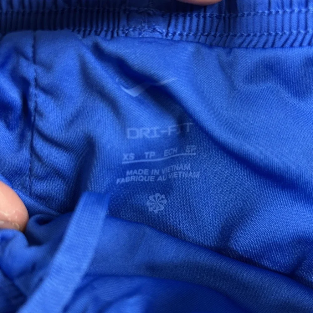 Nike Dri-FIT Shorts Girls XS Blue Training Mesh Standard Fit Kids FZ5577-480‎